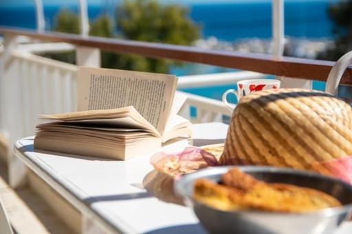 Lavish & Spacious Apt With Stunning Seaview, 10 Min Ath Airport Artémida Eksteriør bilde