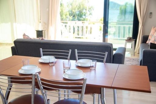 Lavish & Spacious Apt With Stunning Seaview, 10 Min Ath Airport Artémida Eksteriør bilde